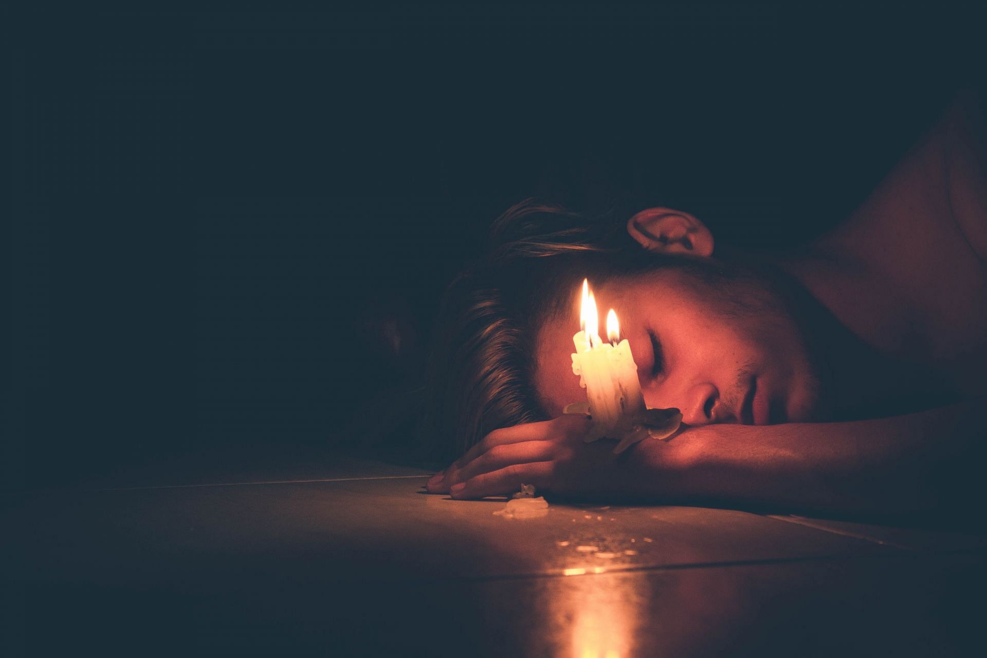 Hopelessness sets in these stages of depression. (Image via Unsplash/Fernnado Cferdophotography)